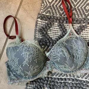Victoria’s Secret Lace bra